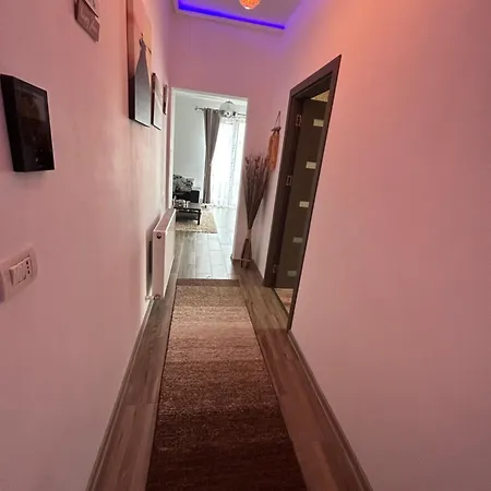 Partyvibe Mamaia 公寓 那沃达利